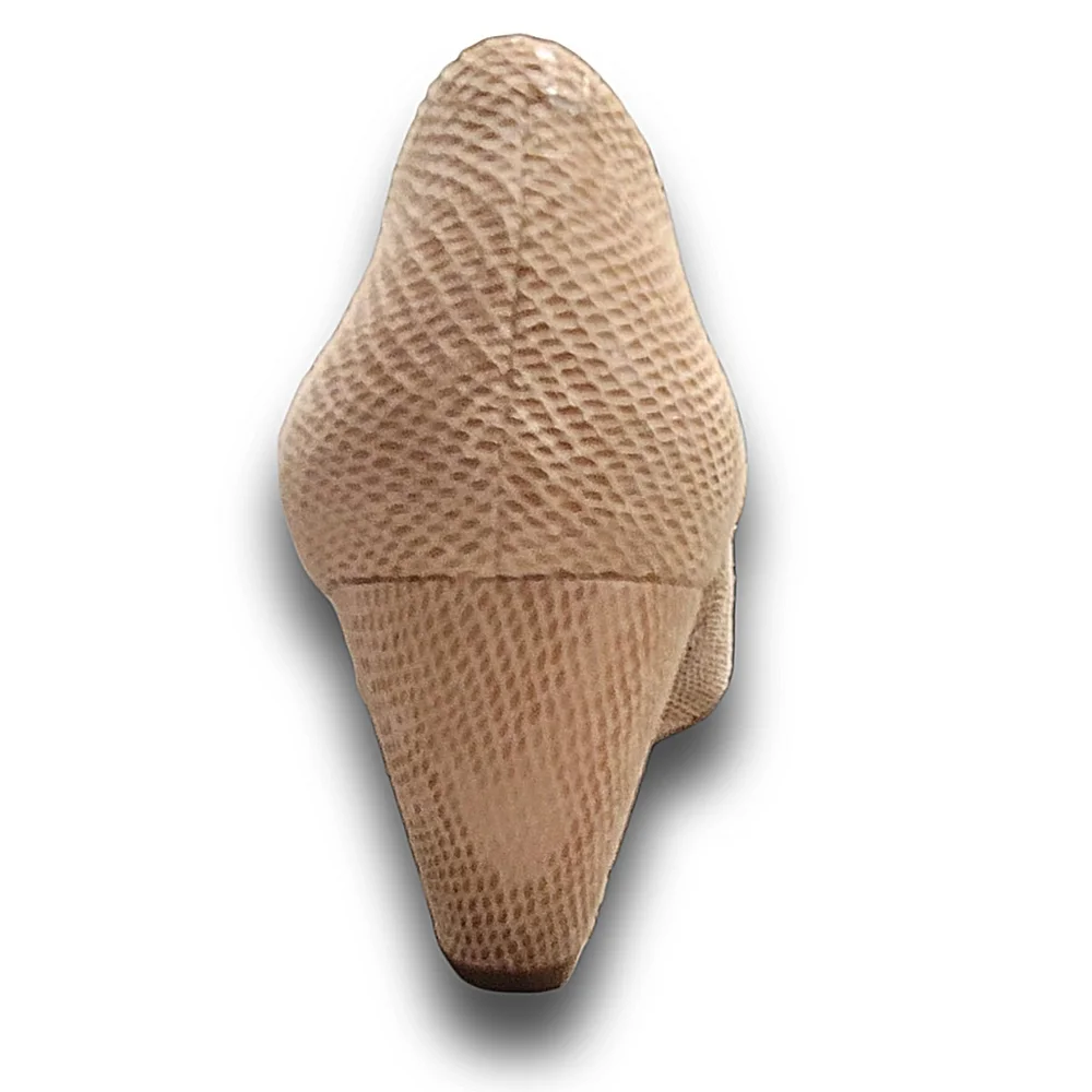 BCBGeneration Tan Beige Snake Embossed Leather Wedge Heel Shoes SZ 7 Round Toe - Picture 10 of 14